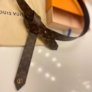 Louis Vuitton reversible tie the knot belt size 80